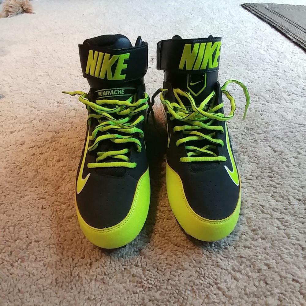 Nike Huarache Strike Mid MCS Baseball cleats